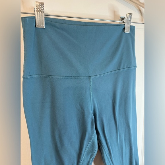Lululemon Women’s Teal Align HR Cropped Leggings - Size 6 - Picture 3 of 6